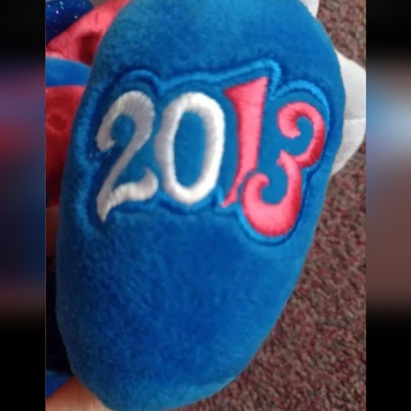 Disney parks 2013 mickey cuddly toy - Picture 4 of 5